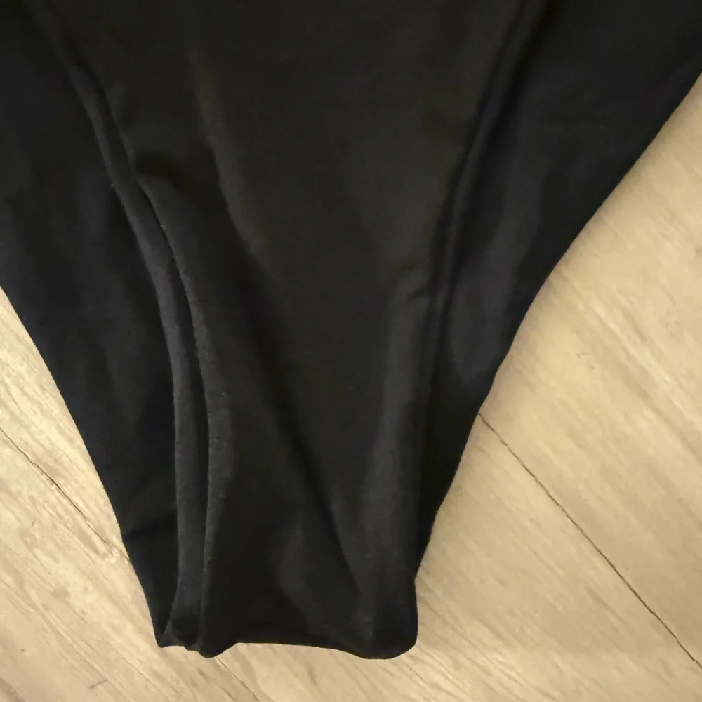 Agua Bendita One Piece - Picture 4 of 5